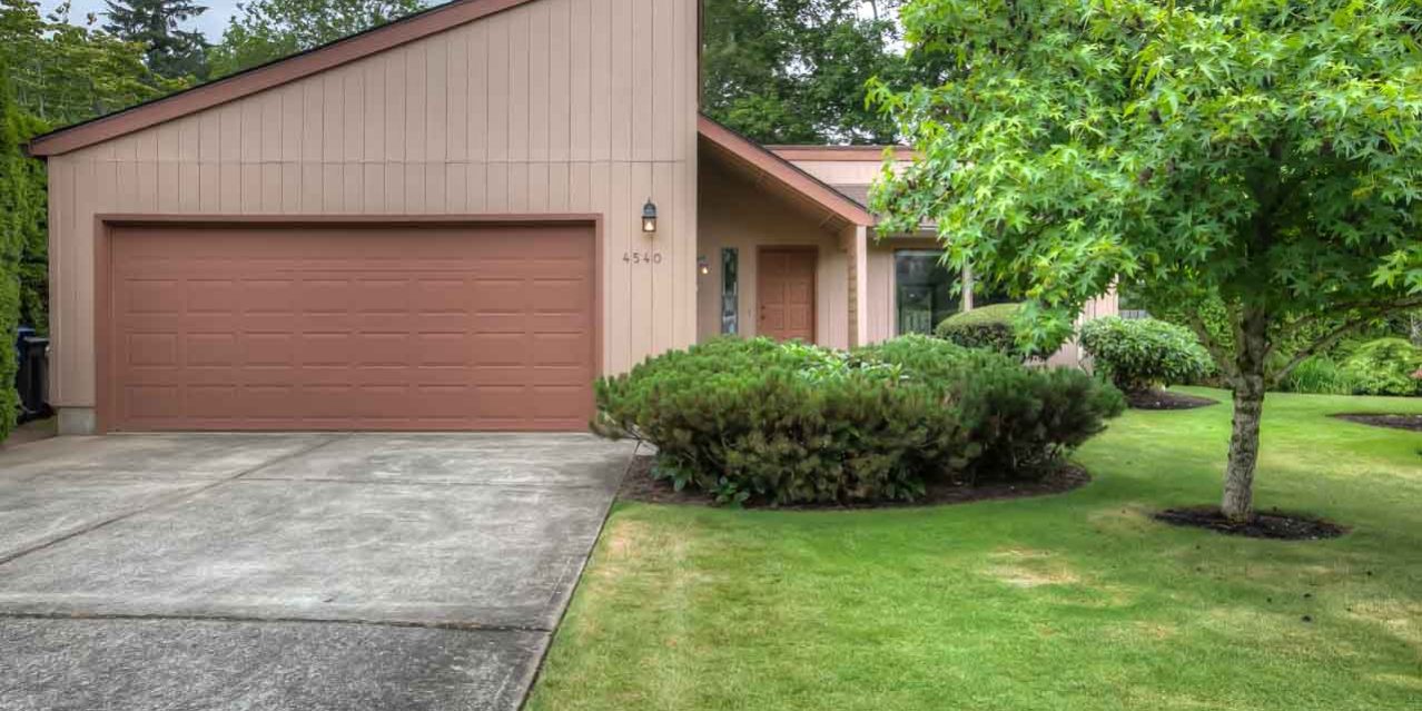 A modern Sunnyridge home